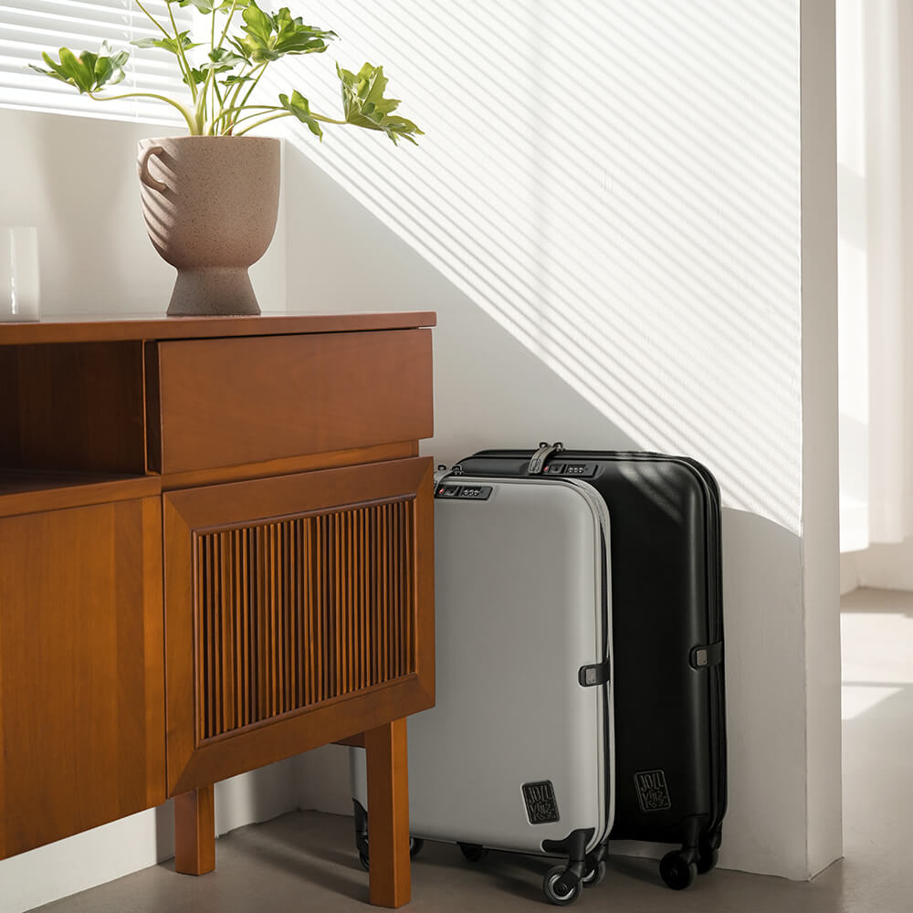 20" Lite Foldable Carry On Luggage | Jollying Pebble