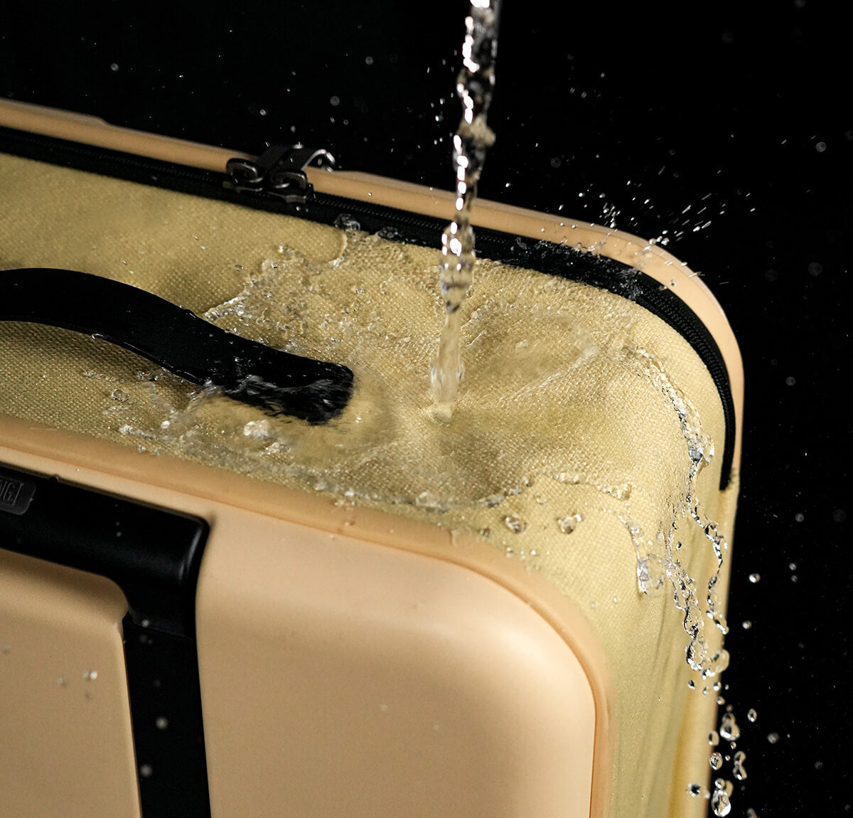 PEBBLE 20インチLite 折り畳み式スーツケース(35L)